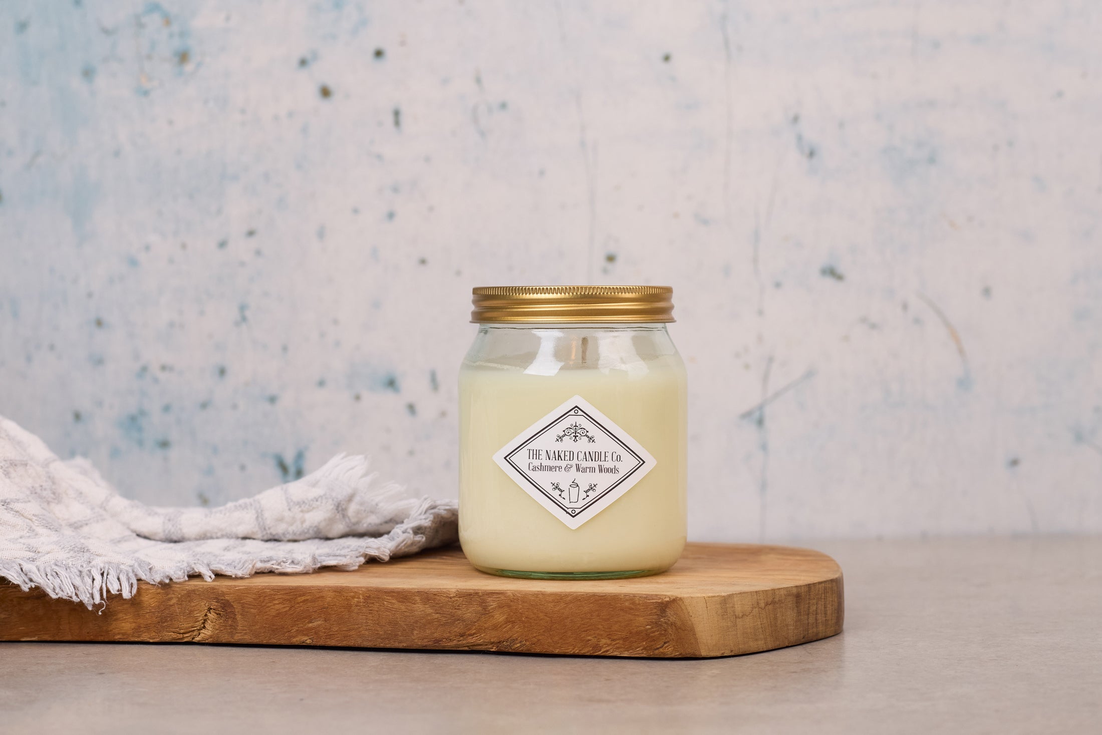 Signature Candle - Cashmere & Warm Woods